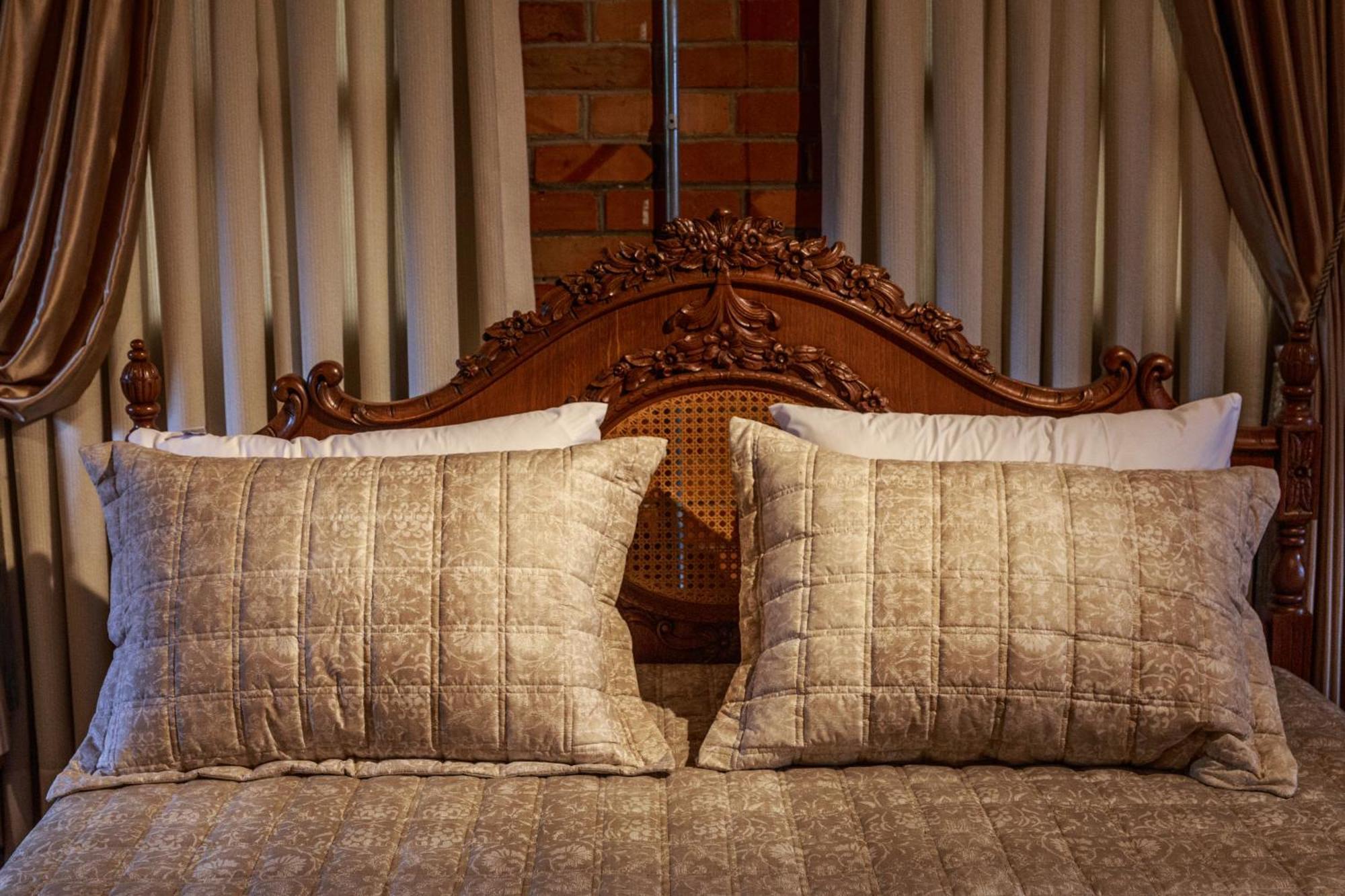 Rugero Hotel *
